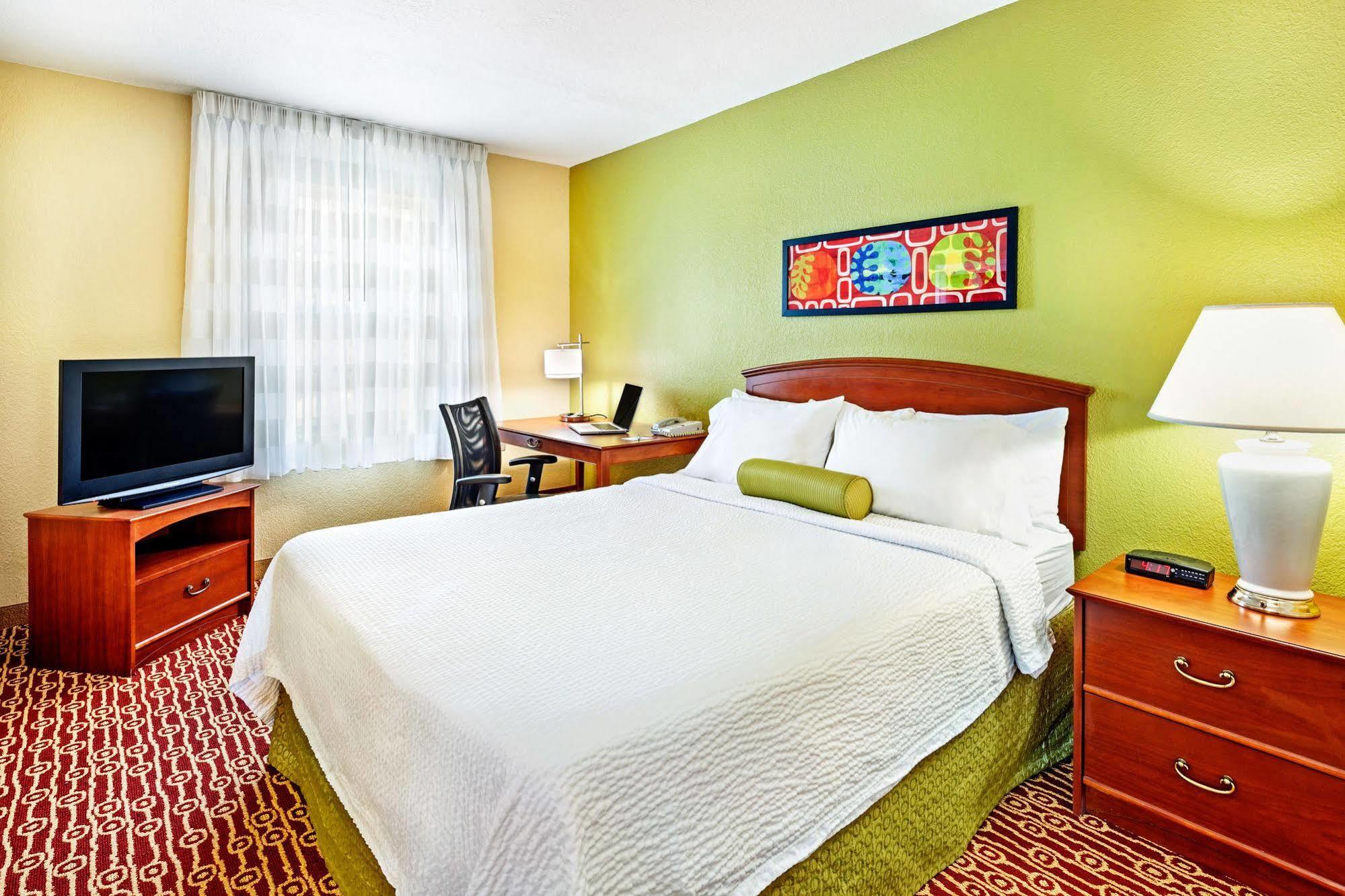 Towneplace Suites Savannah Midtown Екстериор снимка